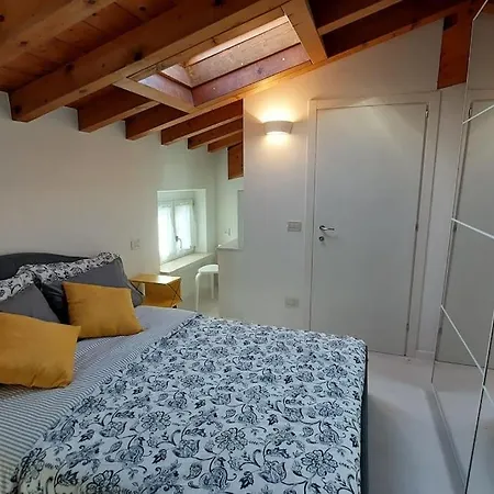 Sui Tetti Di Valeggio - * Valeggio sul Mincio
