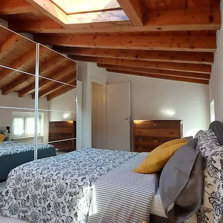 Sui Tetti Di Valeggio -