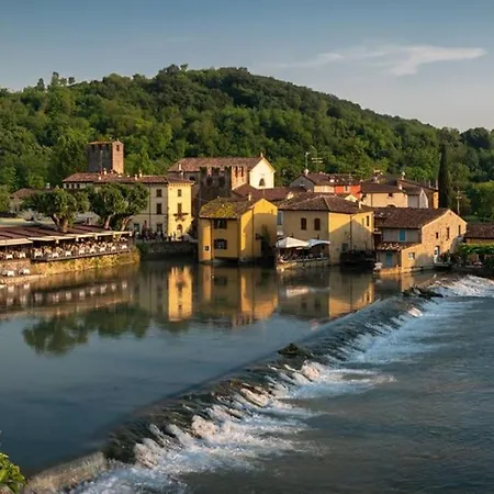 Apartament Sui Tetti Di Valeggio - *